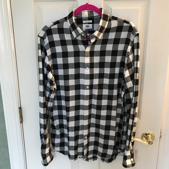 Old Navy Tops - Old Navy Black White Checked Long Sleeve Sz. M